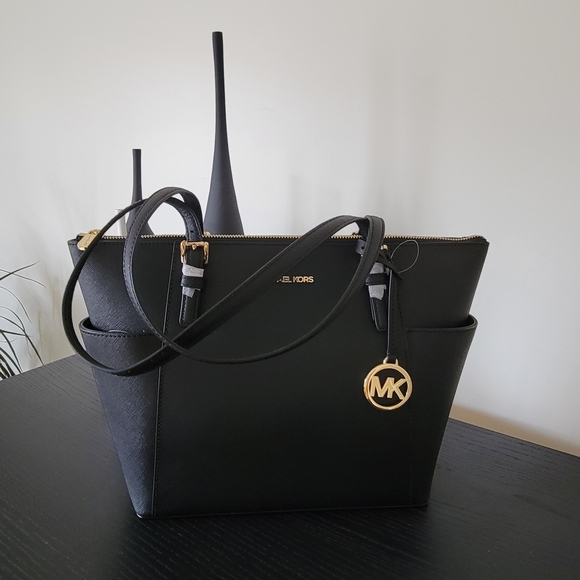 Michael Kors satchel - Picture 6 of 14